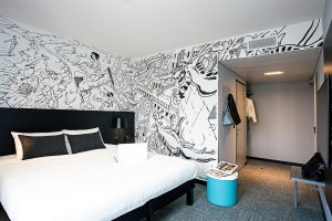 Chambre décoration imprimée hôtel Ibis